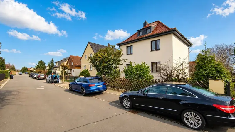 Zimmer in Borsdorf-Panitzsch · WLAN & kostenloses Parken · 6/16