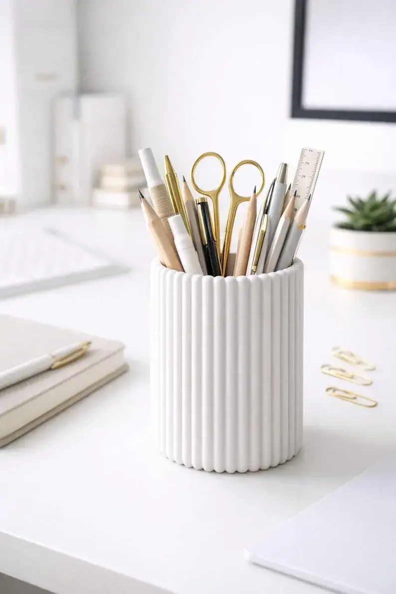 NØRDHAVN Stifthalter – skandinavisches Design, 12 × 9 cm · 1/3